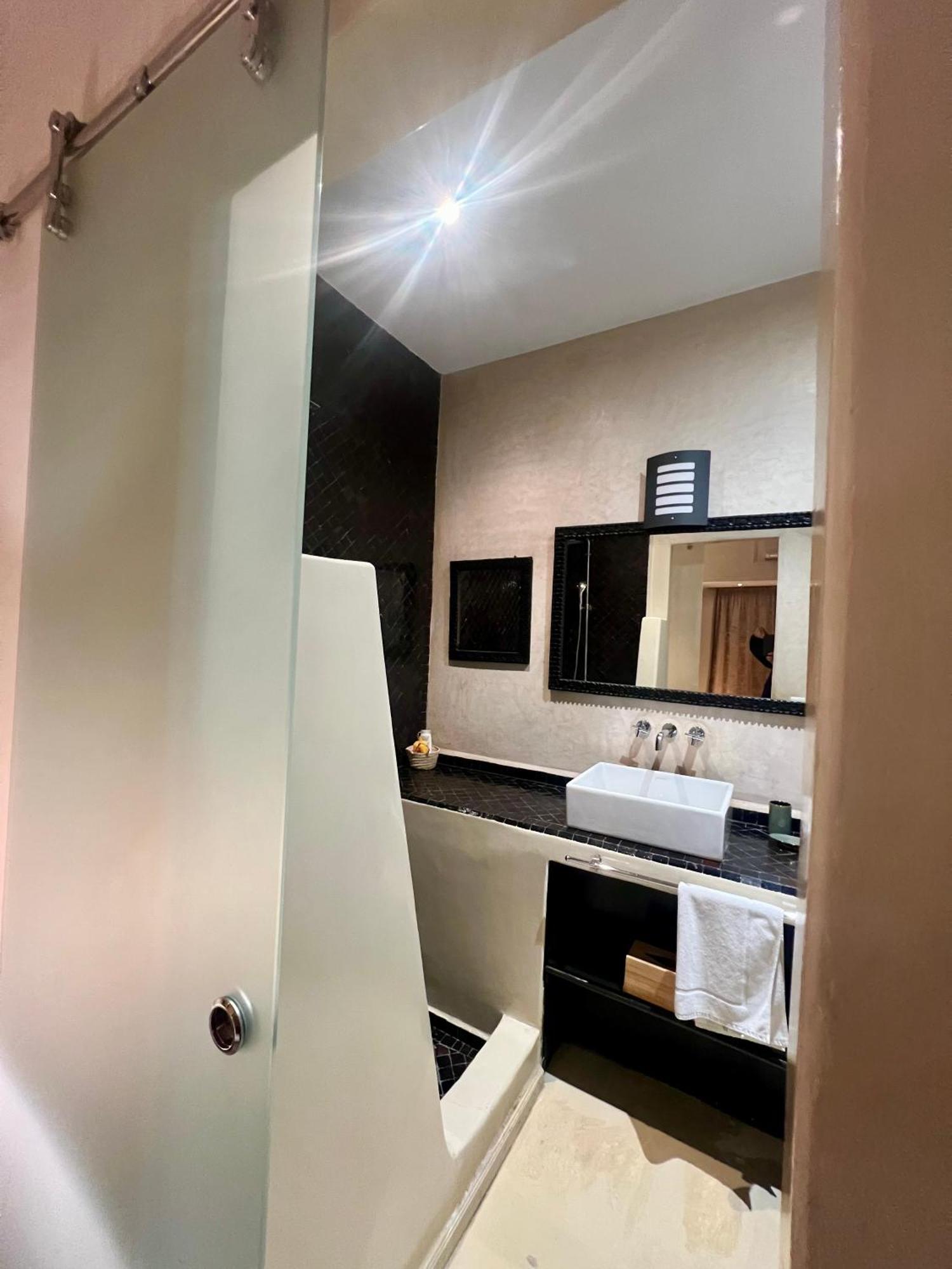 "Le 21", Exclusive Luxury Duplex 400M From Jemaa El Fna Place -Hammam-Jacuzzi-Koutoubia View-Roof Terrace -Speed Wifi Marrakesh Extérieur photo